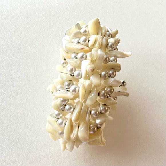 Vintage Glass Pearls and Mother Of Pearl Chips Bangle 8.5โ Flexible 1.25โ Wide - Picture 6 of 8